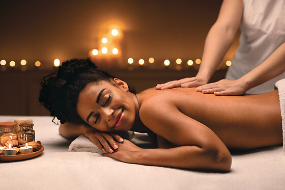 Un massage du cuir chevelu relaxant en duo chez Beauté Barbare by Spa Solina à Cessenon-sur-Orb (34)