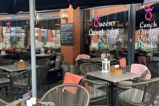 Queens Lunch & Diner - photo 3