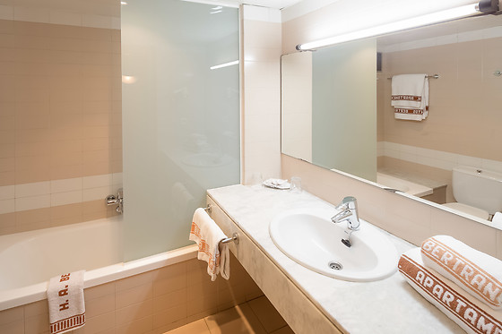 APARTHOTEL BERTRAN - photo 3