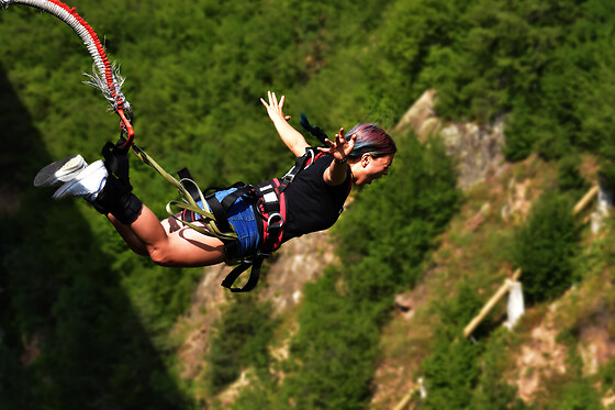 Saut à l'élastique