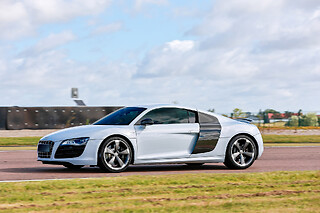 Découverte Audi R8 V10 (5 tours) sur le Circuit de Mettet (B)