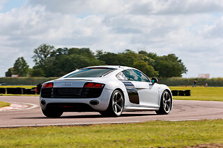 Découverte Audi R8 V10 (5 tours) sur le Circuit de Mettet (B)