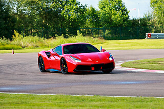 Découverte Ferrari 488 GTB (3 tours) sur le Circuit du Var (83)