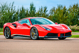 Découverte Ferrari 488 GTB (3 tours) sur le Circuit du Var (83)