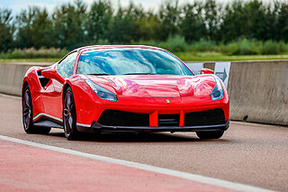 Découverte Ferrari 488 GTB (3 tours) sur le Circuit du Var (83)