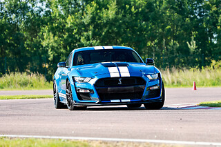 Découverte Ford Mustang Shelby GT500 (5 tours) sur le Circuit de Nogaro (2.2km)