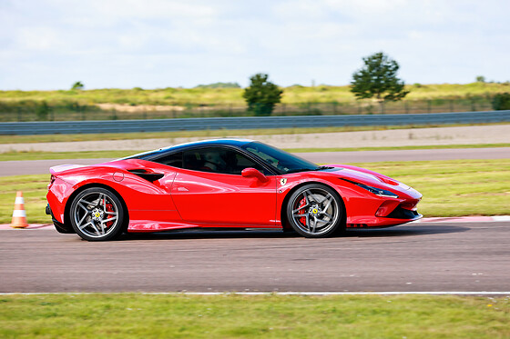 Découverte Ferrari F8 Tributo (4 tours) sur le Circuit de Mettet (B)