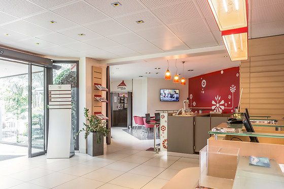 Hotel Ibis Senlis - photo 4