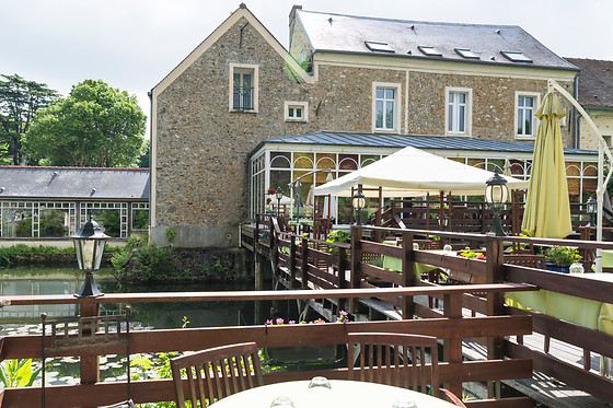 Repas pour 2 à l'Auberge du Manet à Montigny-le-Bretonneux (78)