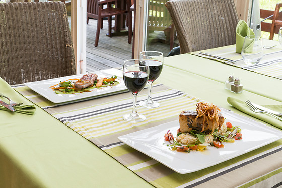 Repas pour 2 à l'Auberge du Manet à Montigny-le-Bretonneux (78)