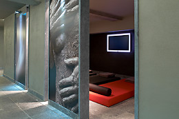 D-Hotel