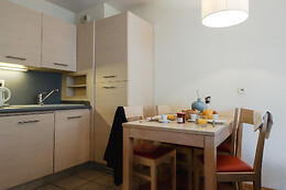Adonis Divonne-les-bains