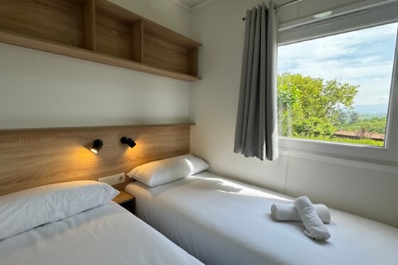 Deux nuits dans un bungalow avec petit-déjeuner pour 4 personnes au Camping de Santillana à Santillana del Mar (Cantabrie)