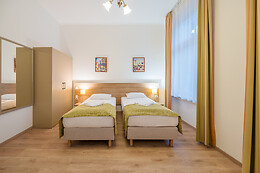 Baross City Hotel